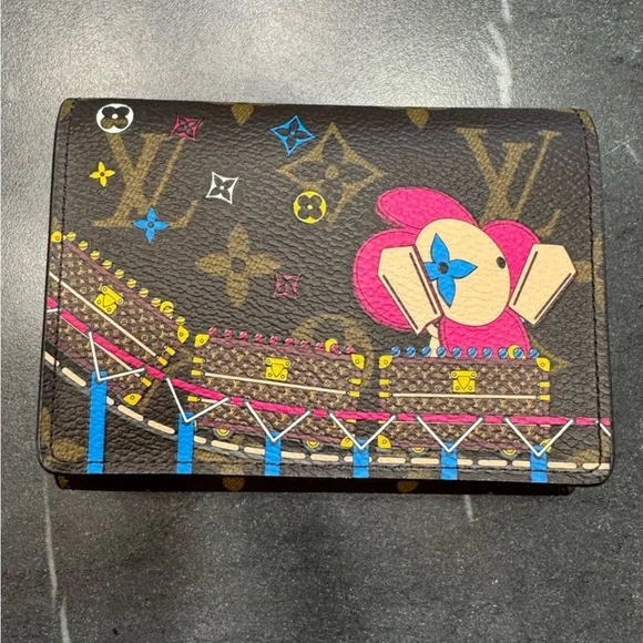 NIB LOUIS VUITTON Monogram Vivienne Portefeuille Victorine Wallet - Picture 2 of 12